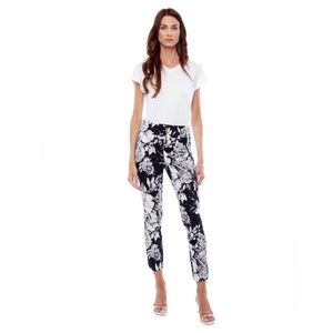 Black and white print side slit ankle pants. Size 8. Slip on stretch fabric
